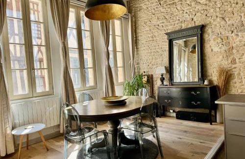 Old Town Apartment | Experience Historic Elegance at Le Lion des Ducs, Dijon