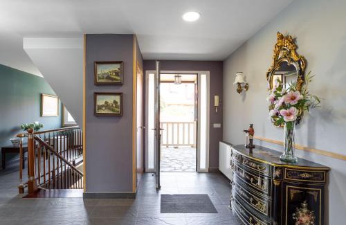 Ames House | Enjoy LE LLAR with Private Pools near Santiago de Compostela