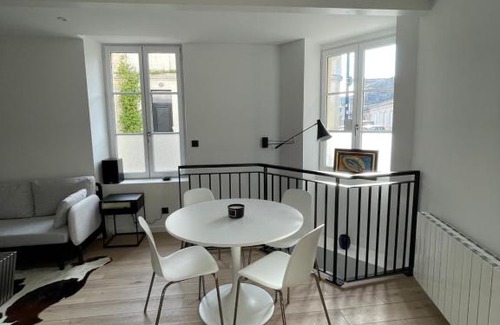 Saint-Bruno - Saint-Victor Apartment | Elegant Le Loft Bleu: A Central Retreat for Your Stay
