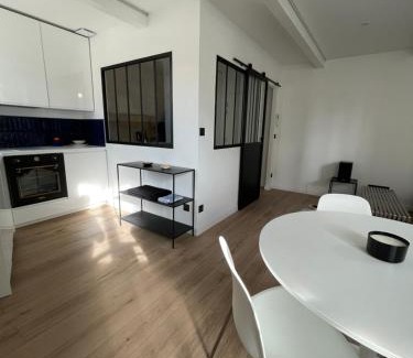 Saint-Bruno - Saint-Victor Apartment | Elegant Le Loft Bleu: A Central Retreat for Your Stay