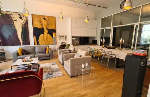 Saint-Louis Apartment | Pet-Friendly Getaway at Le Loft de Vincennes, Rated 9.7