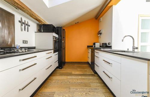 Toulouse City-Centre Apartment | Cozy Getaway at LE LOFT - Heart of Capitole with AC