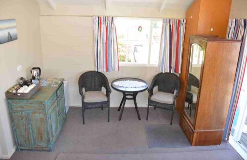 Akaroa House | Discover Le Loft: 4-Star Comfort with Breakfast Included