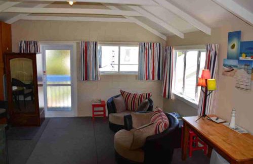 Akaroa House | Discover Le Loft: 4-Star Comfort with Breakfast Included