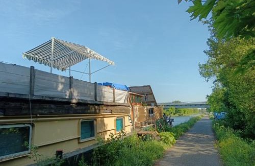 Eckwersheim Apartment | Child-Friendly Retreat: Le Logement du Marinier Awaits