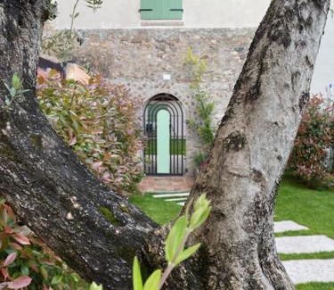 Portese House | Guest Rated 9.8: Le Logge del Garda - Pet Friendly Retreat