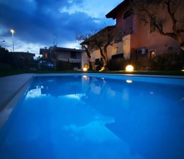 Portese House | Guest Rated 9.8: Le Logge del Garda - Pet Friendly Retreat