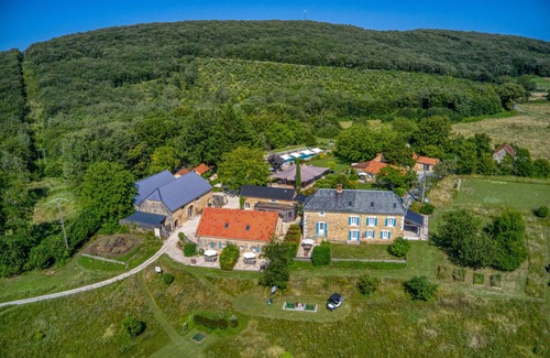 Jayac House | Cozy Logis Cottage Near Montignac and Sarlat with Pool
