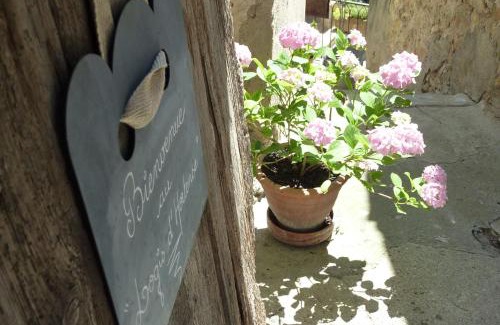 Vic-le-Comte House | Family-Friendly Retreat at Le Logis d'Hortense - 9/10 Rated