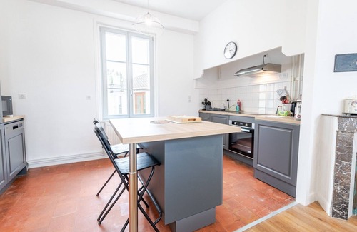 Montlouis-sur-Loire House | Relax at Le Logis des Cerisiers with Spa & Breakfast Options