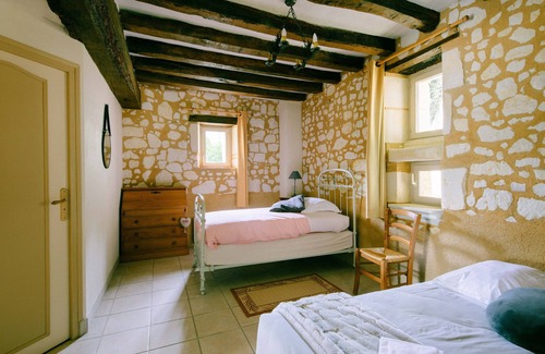 Le Vieil-Bauge House | Guest Favorite: Le Logis de Poëllier with Kitchen & Breakfast