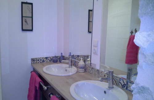 Ruelle-sur-Touvre Bed & Breakfast | Relax at Le Logis De Ruelle: Pool, Dining & Family Fun