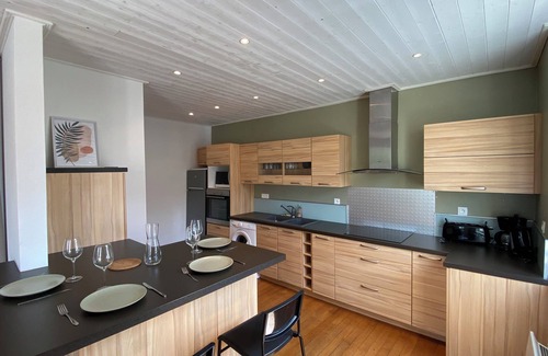 Cerizay Apartment | Budget-Friendly Stay at Le Logis des Halles for Families