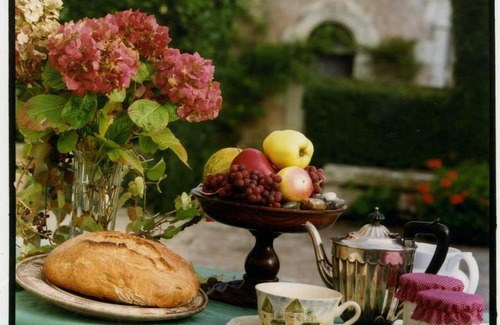 Villefagnan House | Cozy Stay at Le Logis des Tours with Pool & Breakfast