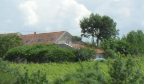 Val-du-Layon Apartment | Family-Friendly Retreat at Le Logis Solidaire - Rated 8.4/10