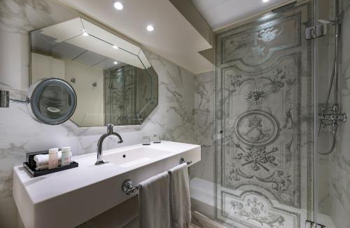 Saint-Louis Hotel | Elegant Mgallery Le Louis Versailles Château with Spa & Views