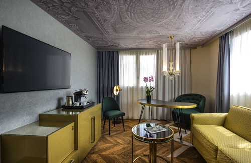Saint-Louis Hotel | Elegant MGallery Le Louis Versailles Chateau with Spa & Dining