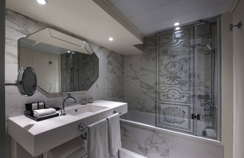 Saint-Louis Hotel | Elegant MGallery Le Louis Versailles Chateau with Spa & Dining