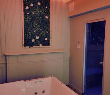 Vitre House | Le Love Castel