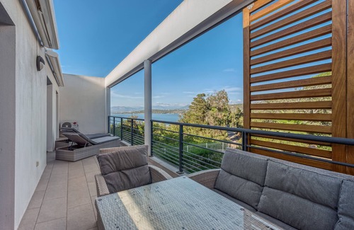 Verghia Apartment | Oceanfront Retreat: Le Luciani with Breathtaking Views