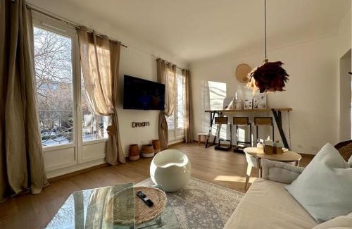 Cadereau Apartment | Family-Friendly Retreat at Le LUTZ - 4-Star Stay, Rated 9.7
