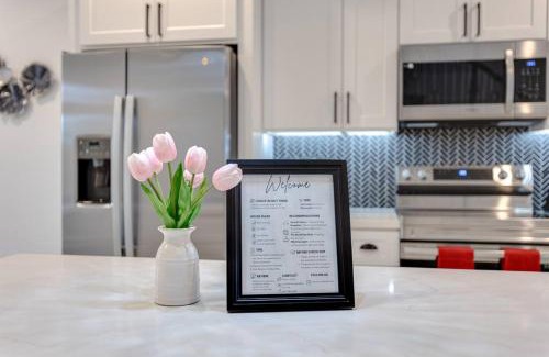 Foster Place House | Elegant 3BR Home Near Medical Center and Downtown HTX