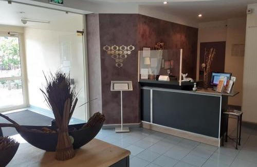 Roussillon-en-Isere Hotel | Family-Friendly Stay at Le Médicis with Great Reviews