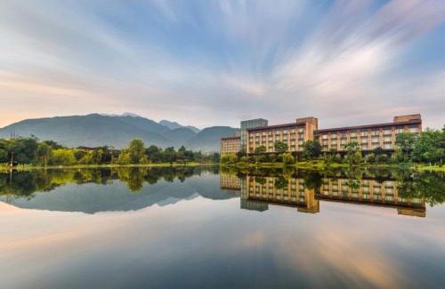Emeishan Hotel | Exquisite Le Méridien Emei Mountain Resort with Ocean Views