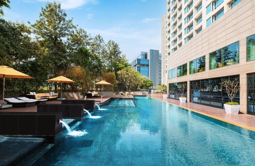 DLF Phase 3 Hotel | Elegant Le Méridien Gurgaon: Pool, Spa & Family-Friendly