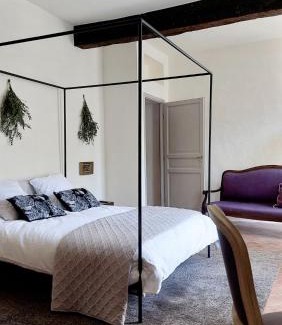 Vaison-la-Romaine Bed & Breakfast | Experience Oceanfront Bliss at Le Murier - Guest Rated 9.9