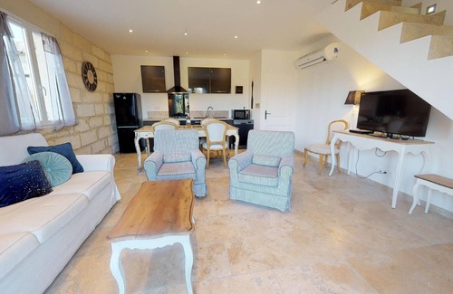Saint Pierre de Mezoargues Apartment | Le Mas de Guiguite
