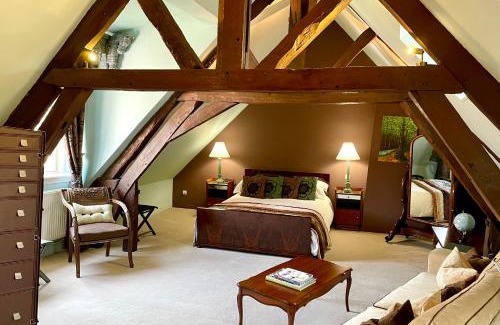 Corbie Bed & Breakfast | Experience Le Macassar: Pet Friendly & Rated 10/10