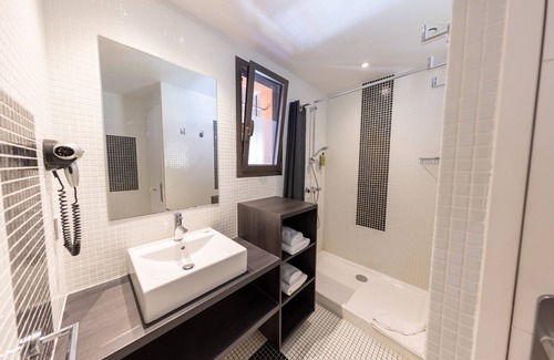 Collioure Hotel | Delightful Le Madeloc Hôtel & Spa with Pool and Hot Tub
