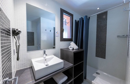Collioure Hotel | Delightful Le Madeloc Hôtel & Spa with Pool and Hot Tub