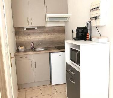 Bourg-de-Peage Apartment | Budget-Friendly Le Maillon with Family Amenities in Bourg-de-Péage