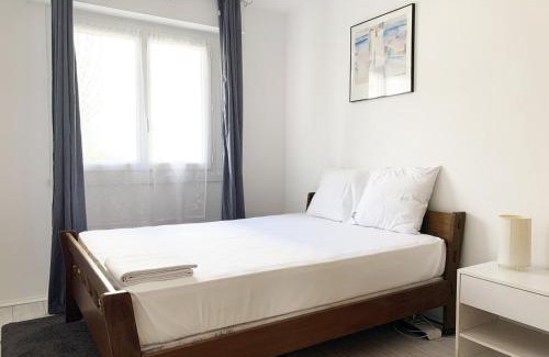 Mainvilliers Apartment | Family-Friendly Stay at Le Mainvillois with Parking Included