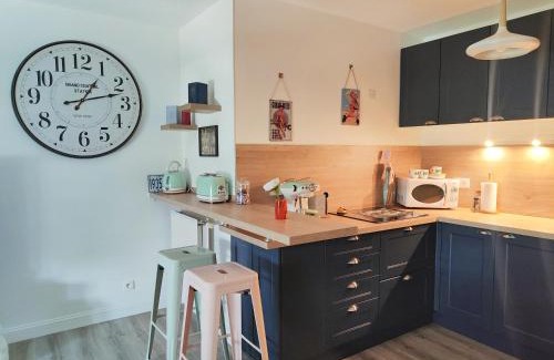 Bordeaux-Lac Apartment | Relax at Le Manhattan 3*: Lake Views & Top Amenities