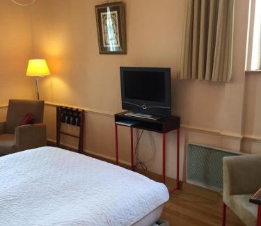 Gerardmer Hotel | Discover Le Manoir Au Lac: Top-Rated Oceanfront Escape