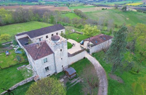 Penne-d'Agenais House | Discover Le Manoir De Bonal: Pet-Friendly Retreat with Pool