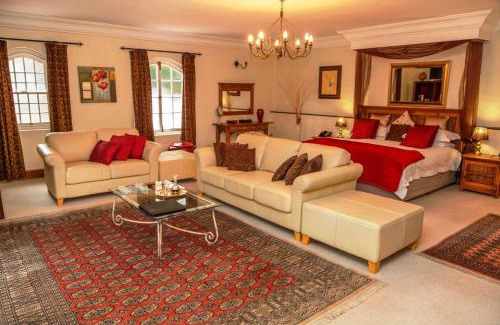 Franschhoek Bed & Breakfast | Experience Elegance at Le Manoir de Brendel - 5 Star Retreat