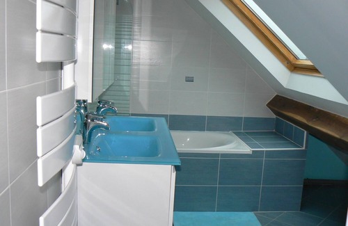 Venoy House | Experience Le Manoir Des Chapelles: Eco-Friendly Retreat
