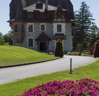 Publier Bed & Breakfast | Discover Le Manoir du Golf: Wheelchair Accessible Retreat