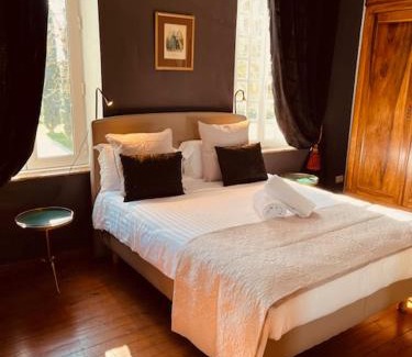 Saint-Sulpice House | Cozy Le Manoir du Thouron: Oceanfront Retreat with Pool