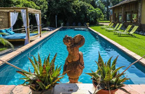 Saint-Sulpice House | Cozy Le Manoir du Thouron: Oceanfront Retreat with Pool