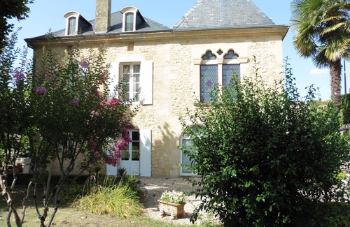 Cenac-et-Saint-Julien Villa | Experience Le Manoir de Cénac et Saint Julien's Ocean View