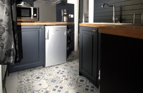 Saint-Gervais Apartment | Elegant Le Marais Notre Dame: Family-Friendly Getaway