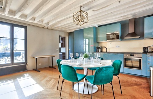 Arsenal Apartment | Discover Le Marais: Terrace Apartment in Paris