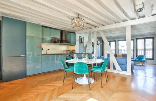 Arsenal Apartment | Discover Le Marais: Terrace Apartment in Paris