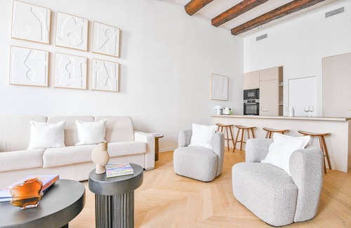 Opera Apartment | Le Marcel: Oceanfront Apartment with 10/10 Guest Rating