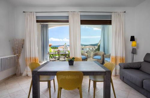 Cannigione House | Oceanfront Le Maree Apartments: Guest Rated 9.1/10